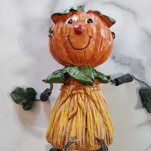 Scarecrow & Pumpkin Head Shelf Sitters 2 Piece Figurine Set - Picture 5 of 14